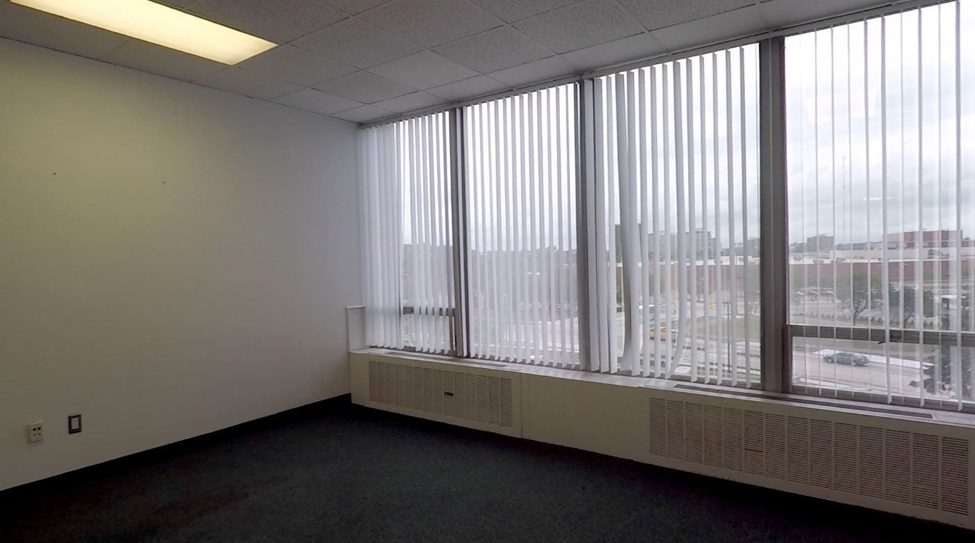 400 E Admin Office - 200 sq ft