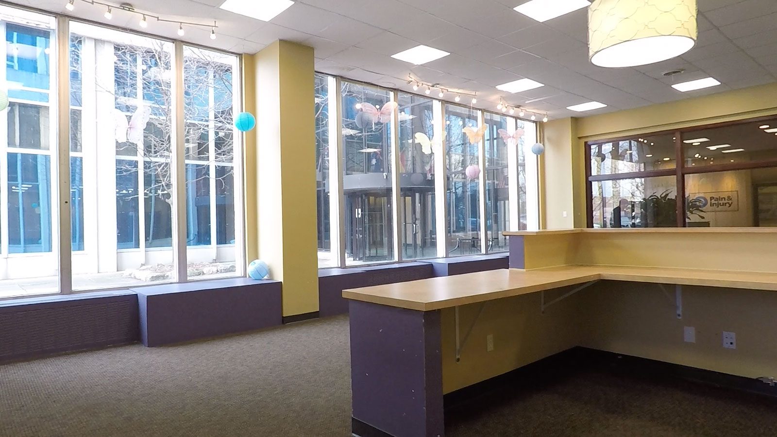 Small Retail Space for Lease in Southfield, MI